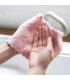 Микрофибърна кърпа, предназначена за почистване, абсорбиране и полиране.