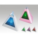 Светещ в 7 цвята led часовник пирамида